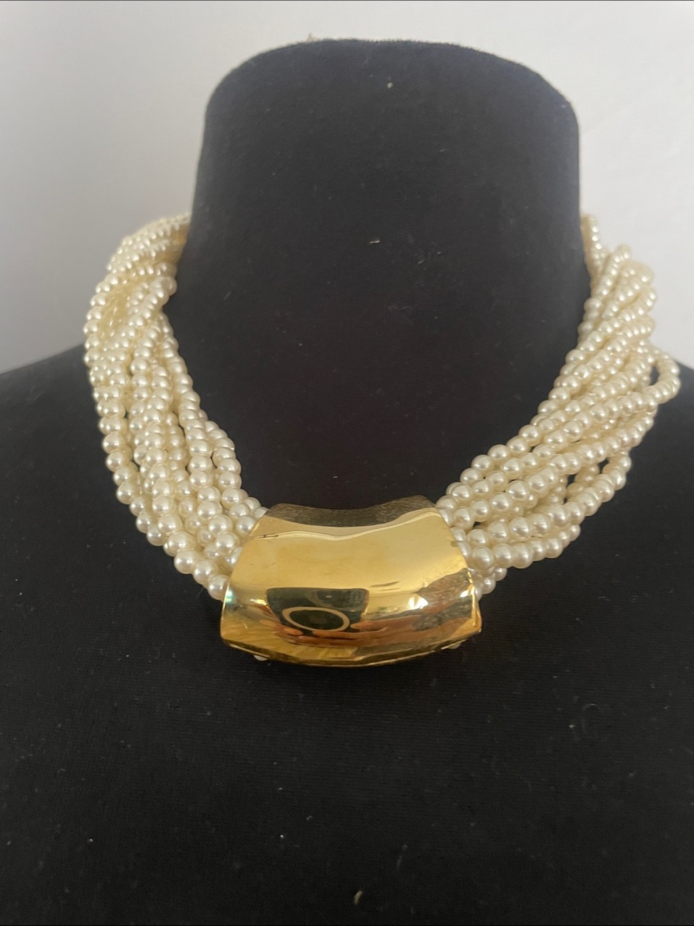 Casual Corner Faux Pearl Necklace Reversable Pendant Gold Tone Statement Costume - Picture 3 of 5